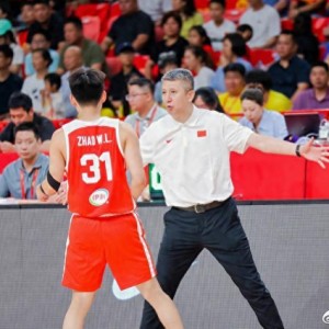 乐鱼体育官方入口-男篮惨遭15分逆转！郭士强这下脸丢大了：对手赛后的话让人绝望？|中国队|塞尔维亚|绝杀|中国男篮|比赛_新浪体育_新浪新闻